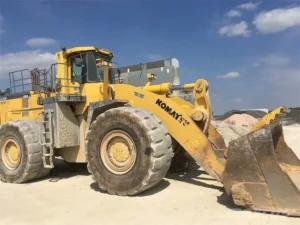 فروش لودر کوماتسو WA700 نو و کارکرده با ضمانت و ارسال به سراسر ایران | البرز تراک لودر کوماتسو WA700 نو و کارکرده برای فروش توسط البرز تراک – قدرت بالا ویژه معادن عظیم و پروژههای عمرانی سنگین